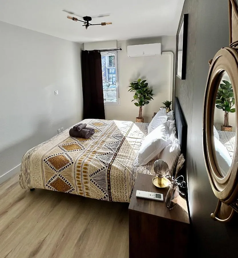 Modern 1 Bdr + Balcony + Free Parking + Ac + Pool Apartment L'Isle-d'Abeau